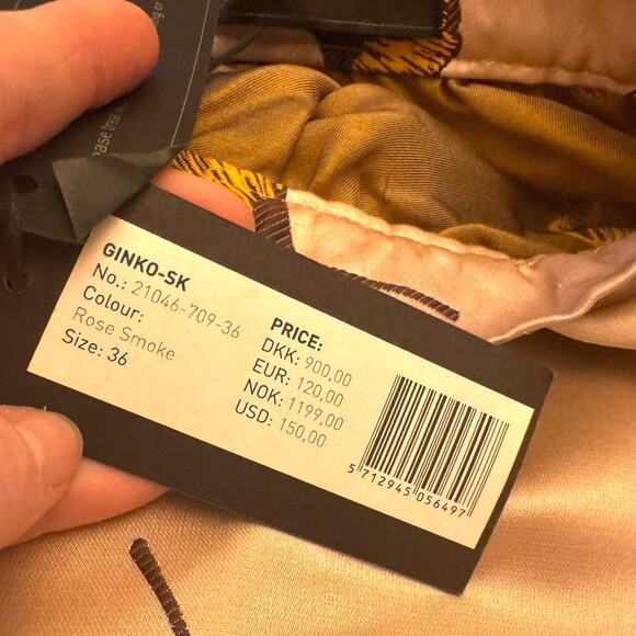 Storm & Marie Skirt NWT Damaged Satin Dandelion Mini Skater Skirt Size 6 - Picture 15 of 16